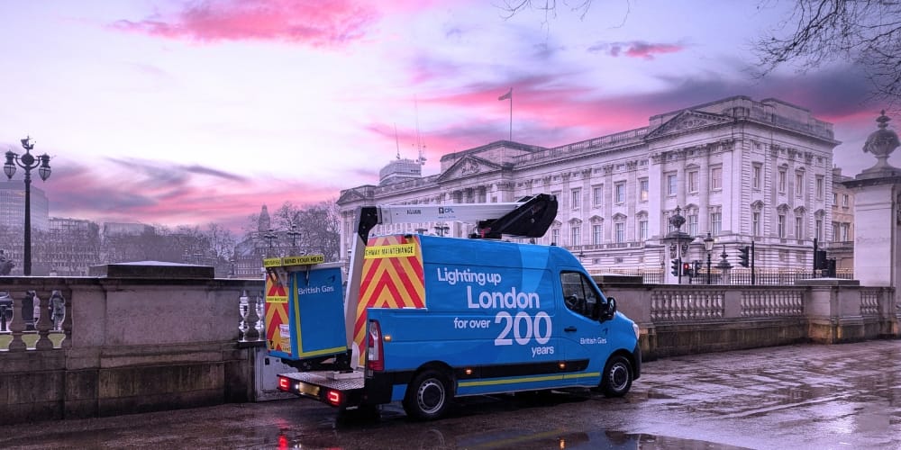 CPL KL26 ZE Cutaway outside Buckingham Palace, Centrica, British Gas