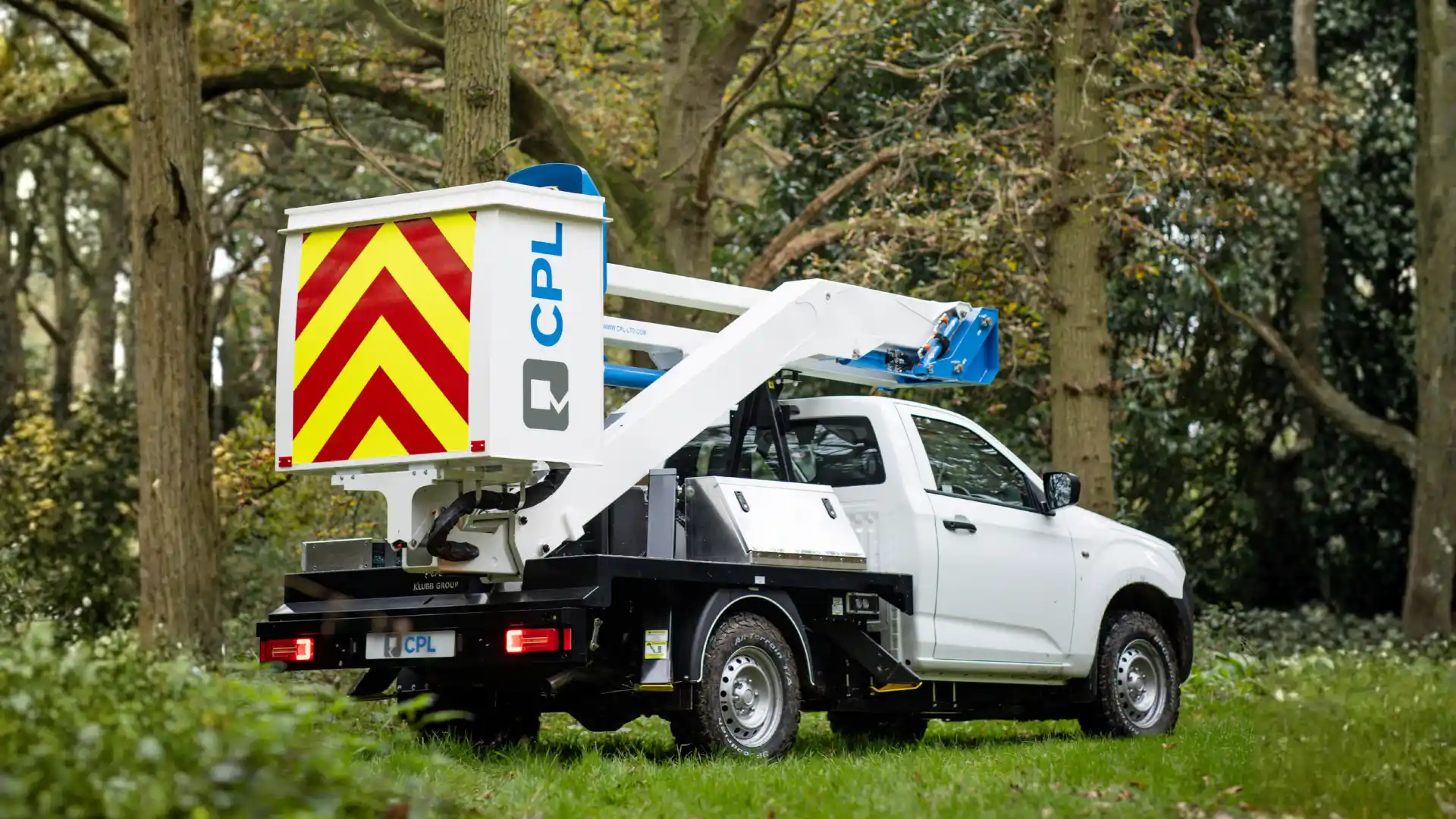CPL-Isuzu-DMAX-4x4-Cherry-picker-P130-gen-2