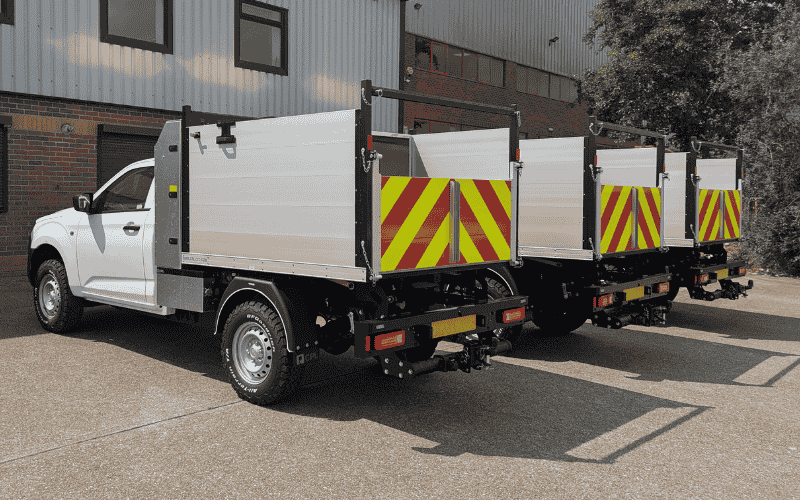 CPL-Isuzu-tipper-truck-towbar-and-back-standard-tipper-truck