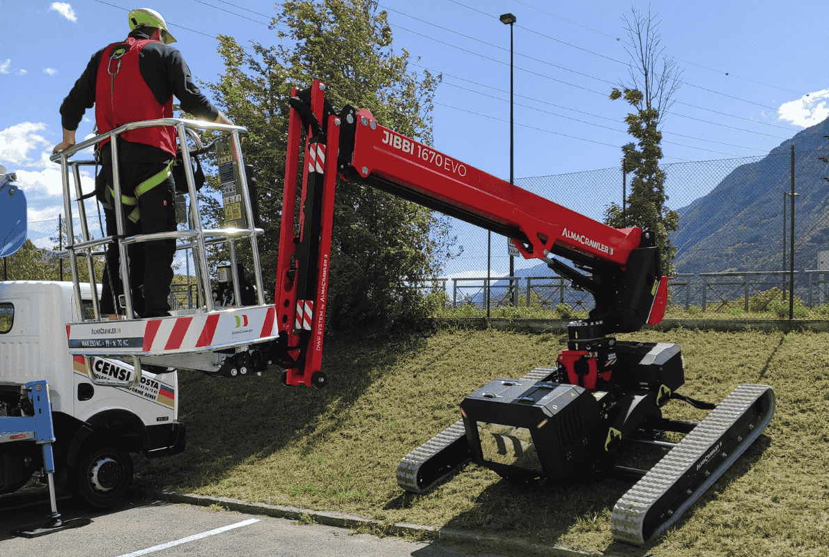 CPL-Tracked-MEWP-Almacrawler-1670-Evo-Blog