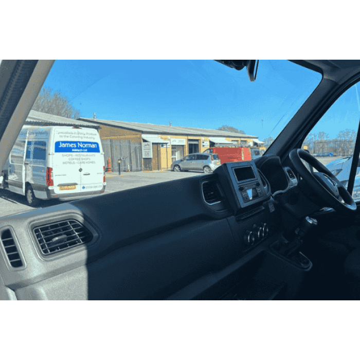 CPL-Used-cherry-picker-for-sale-Kl32-interior