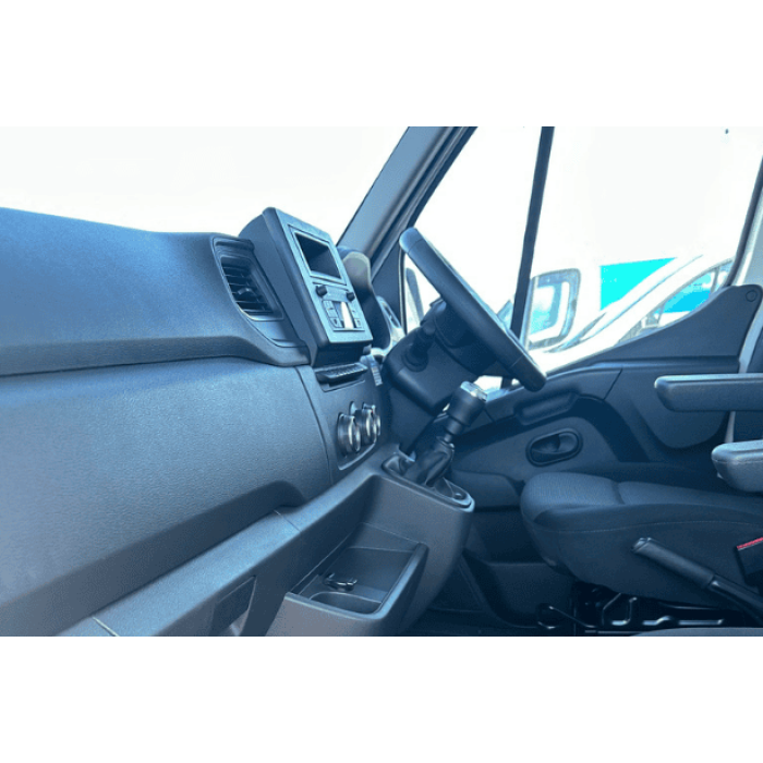 CPL-Used-cherry-picker-for-sale-Kl32-interior